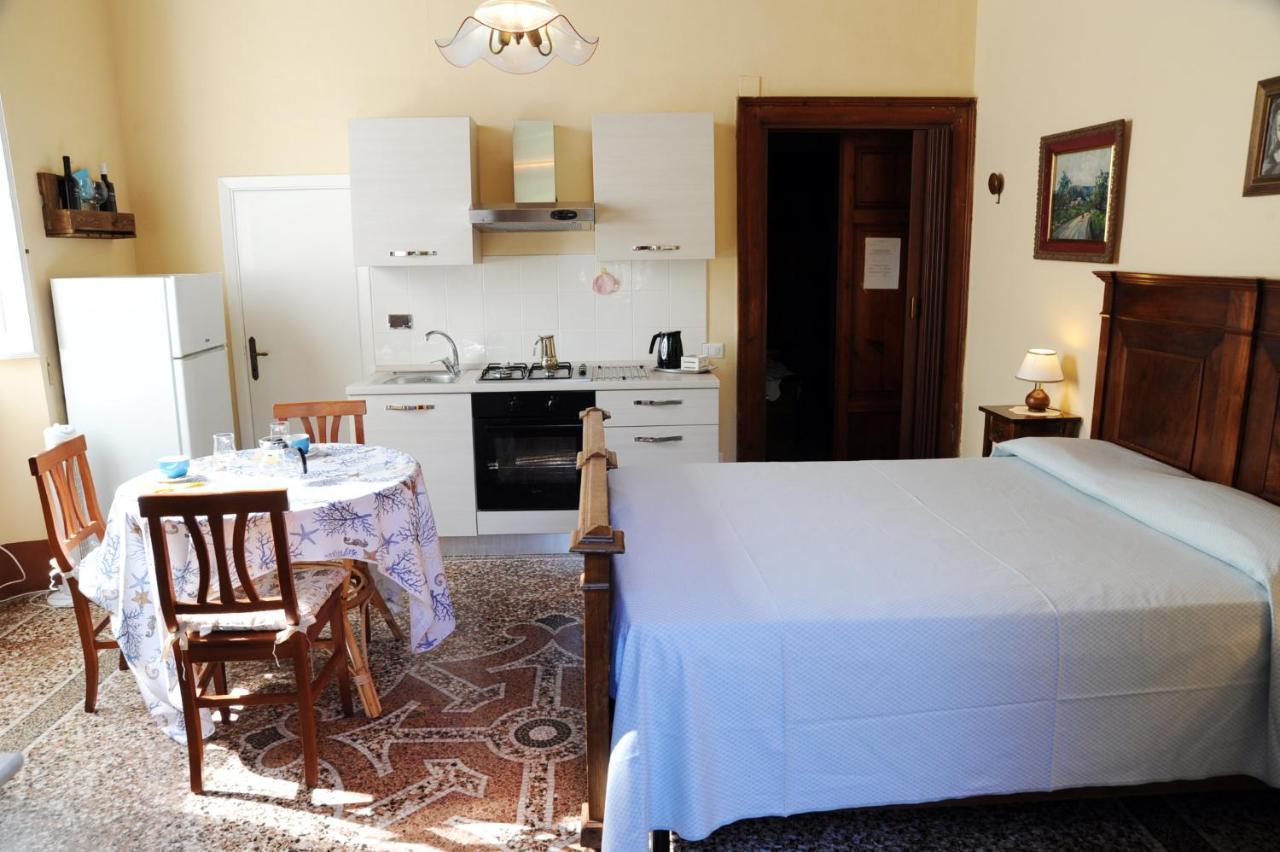 Villa Teresa Porto Azzurro Exteriér fotografie