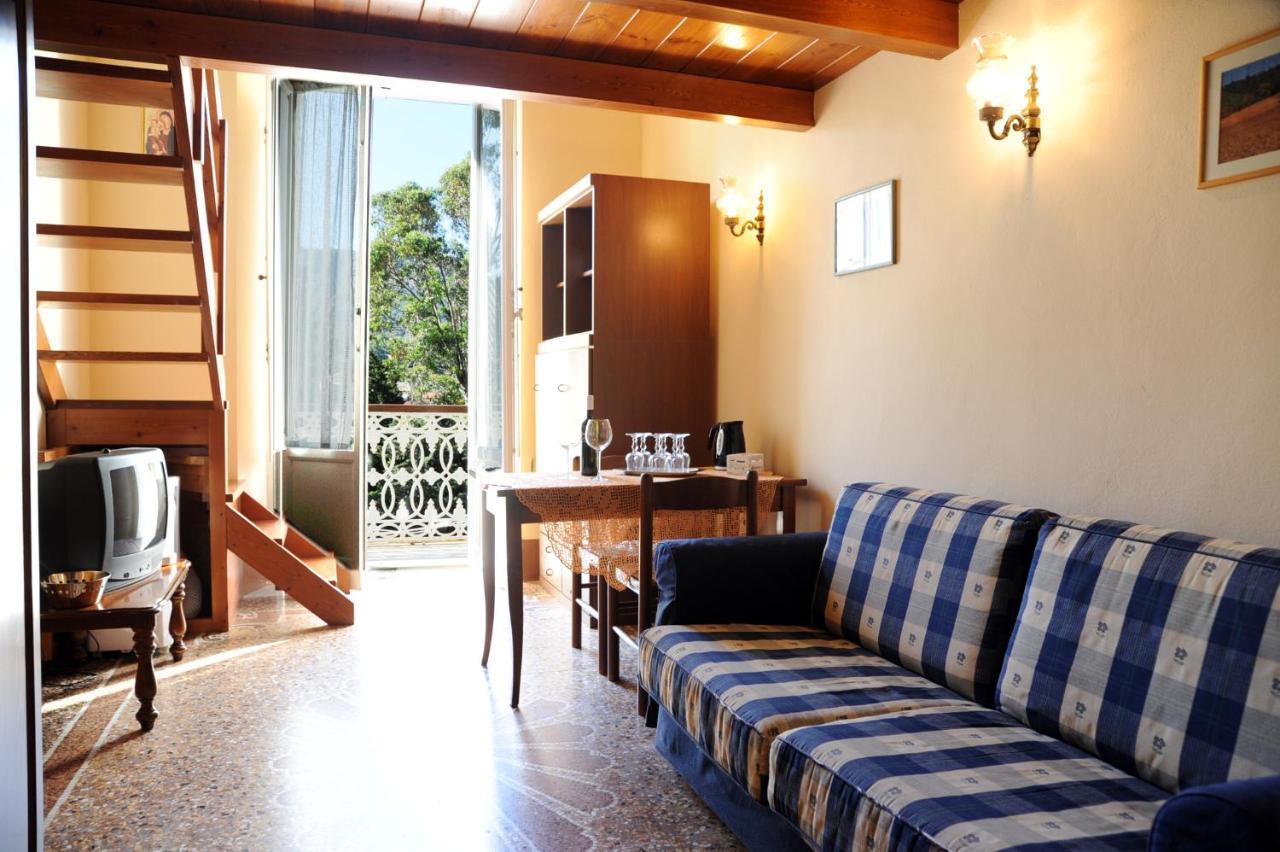 Villa Teresa Porto Azzurro Exteriér fotografie
